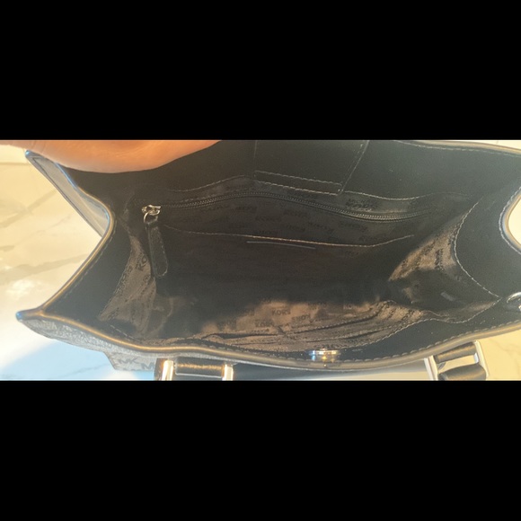 Michael Kors Bridgette black handbag - Picture 9 of 10